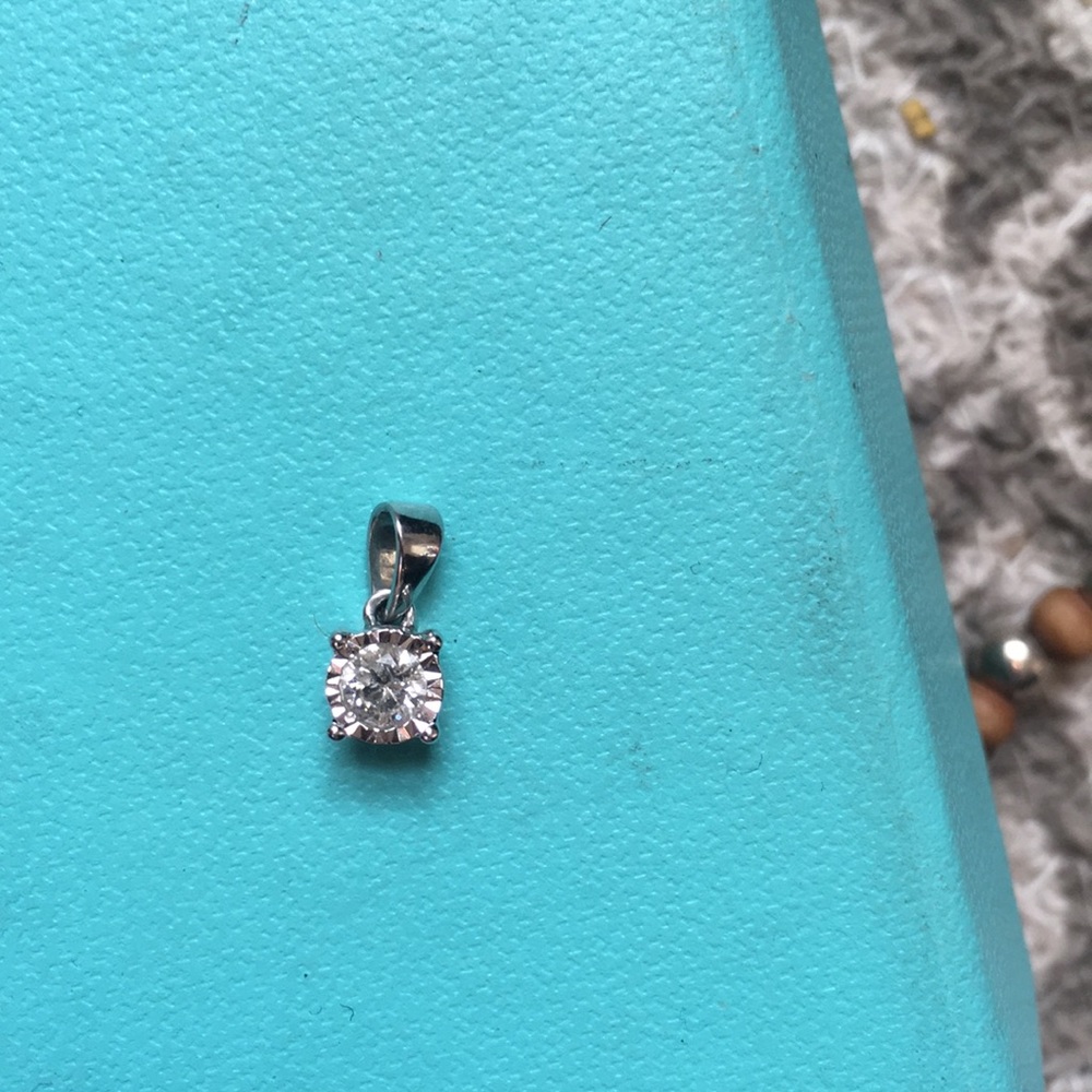 Diamond pendant